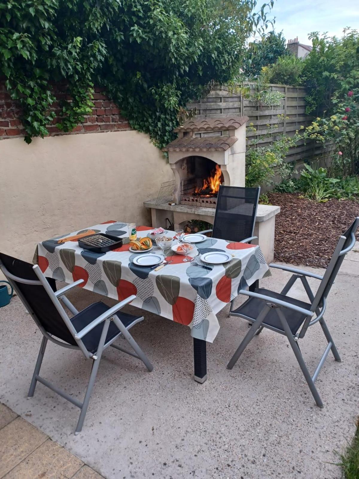 Nice House, Garden And Bbq 3Km From The Beach / Jolie Maison, Jardin Et Bbq A 3 Km De La Plage Coudekerque-Branche 외부 사진